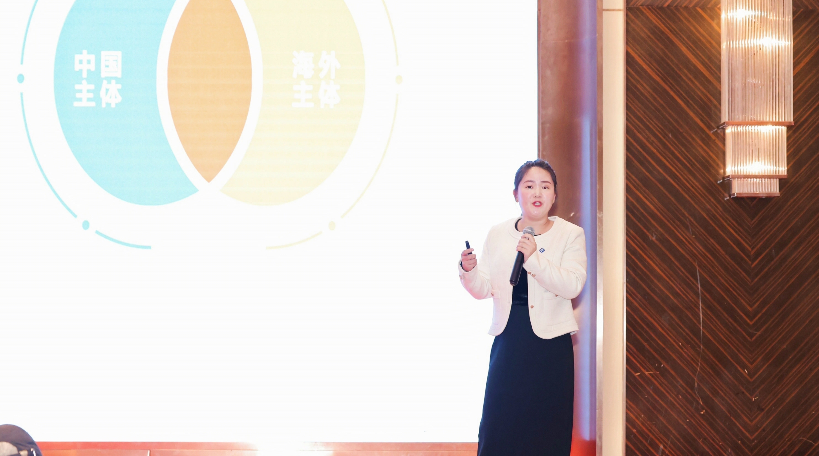 电子游戏麻将胡了app